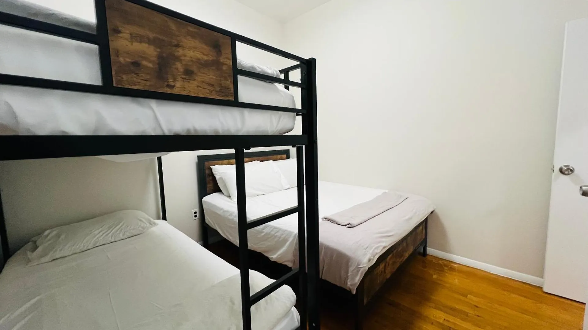 Amsterdam New York Apartment 0*,  United States