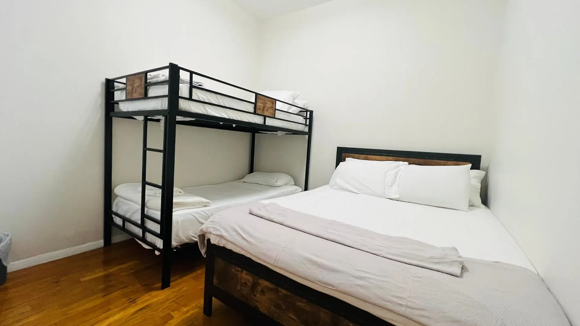 Amsterdam New York Apartment 0*,